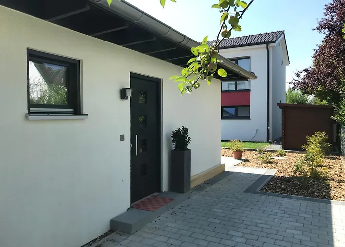 Schöne 1,5 Mit Aussenterrasse, Small 1,5 Flat With An Outside Terrace *