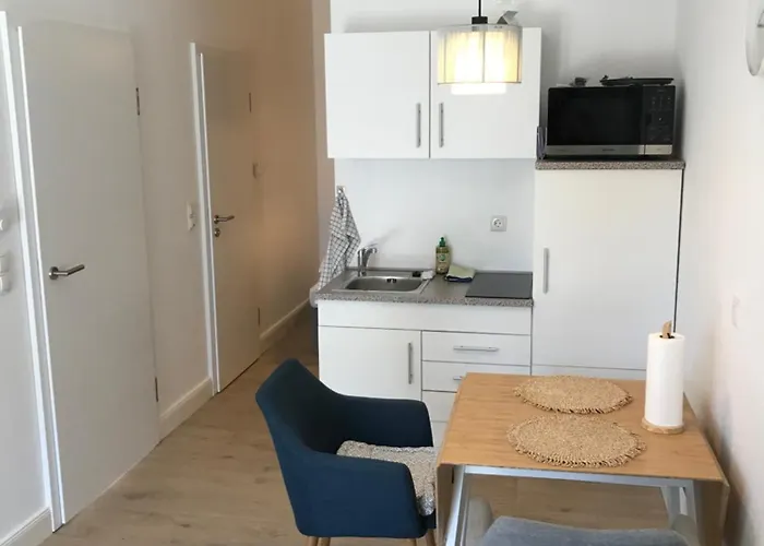 Schöne 1,5 Mit Aussenterrasse, Small 1,5 Flat With An Outside Terrace *